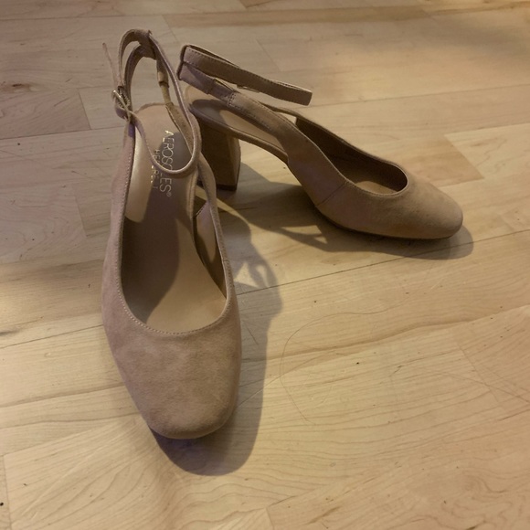 New Aerosoles Nude Block Heels - Picture 6 of 6